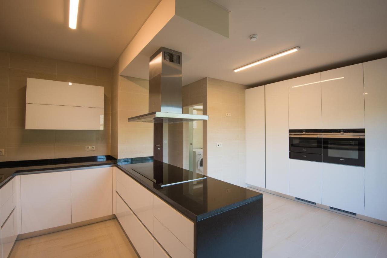 Vila Gale Sintra Exteriör bild A modern kitchen